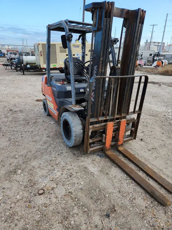 2018 Toyota 8FDU25 Warehouse Forklift
