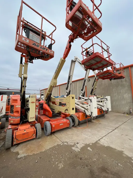 2013 JLG E400AN Articulating Boom Lift