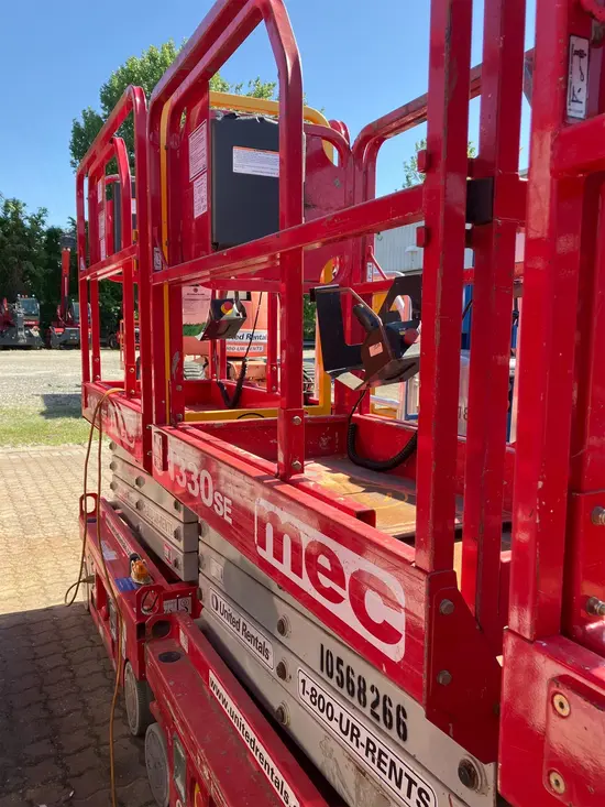 2017 MEC 1330SE Scissor Lift