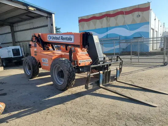 2016 SKYTRAK 8042 Forklift