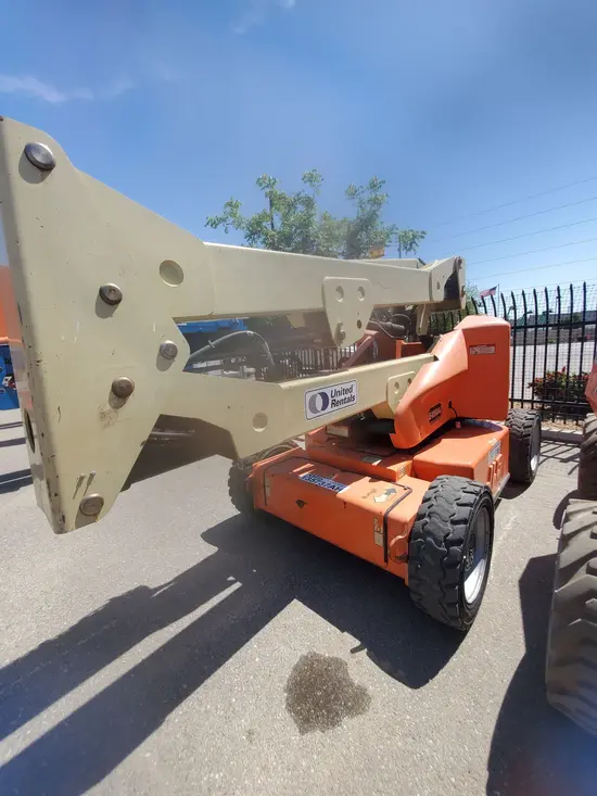 2014 JLG E450AJ Articulating Boom Lift