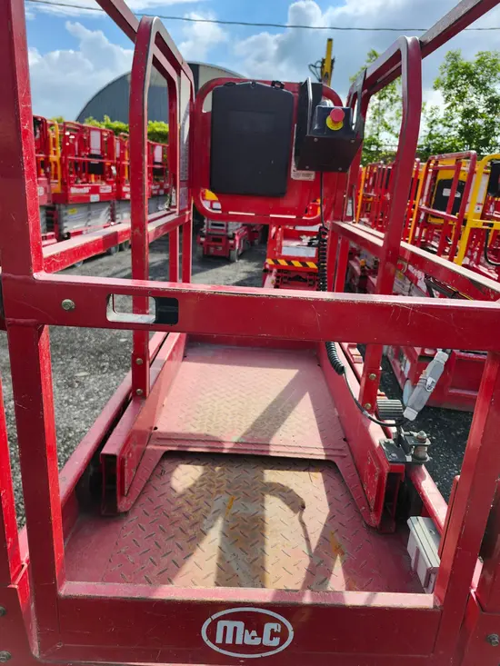 2018 MEC MICRO 19 Scissor Lift