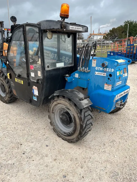 2017 Genie GTH-5519 Forklift