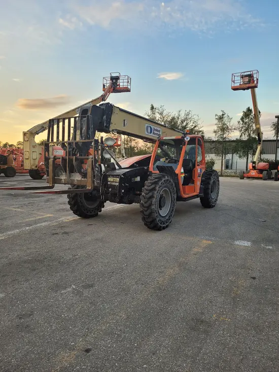 2016 JLG 642 Forklift