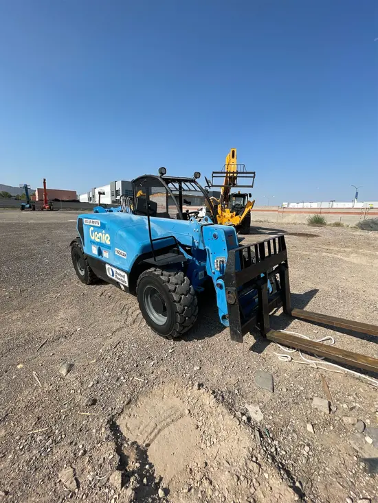 2017 Genie GTH-5519 Forklift