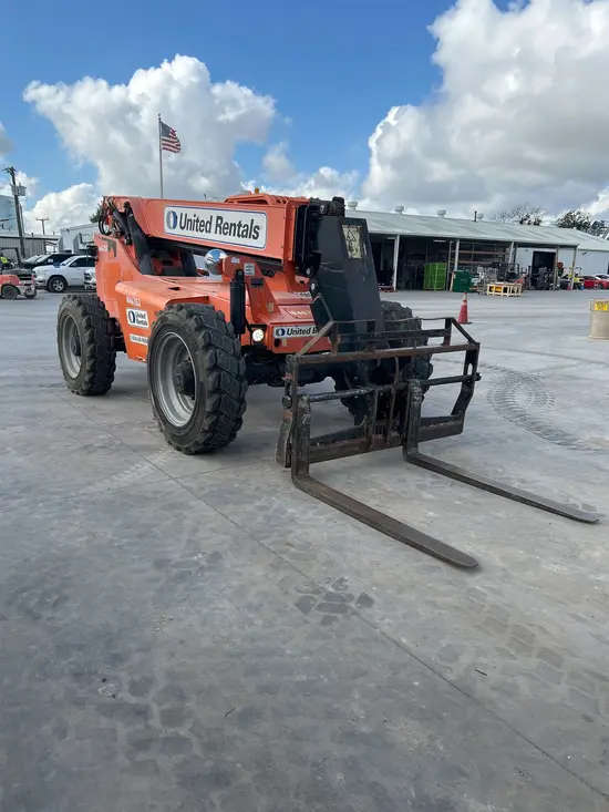 2016 SKYTRAK 8042 Forklift
