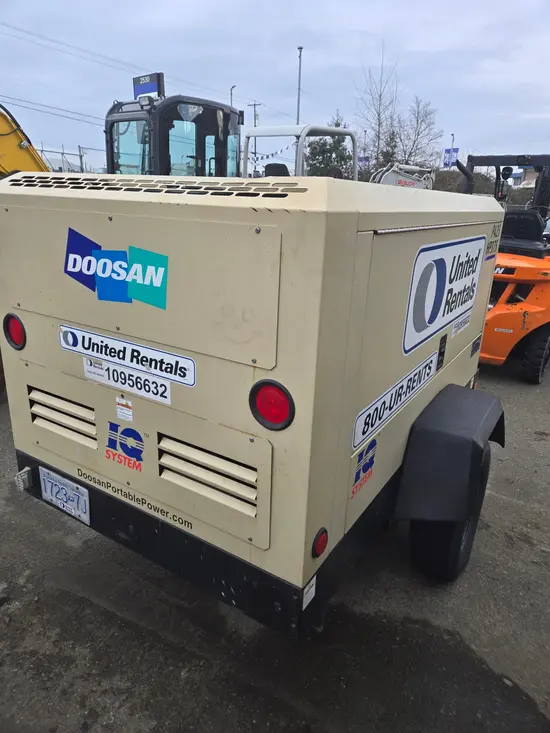 2019 Doosan P425/HP375EXT4I Air Compressor