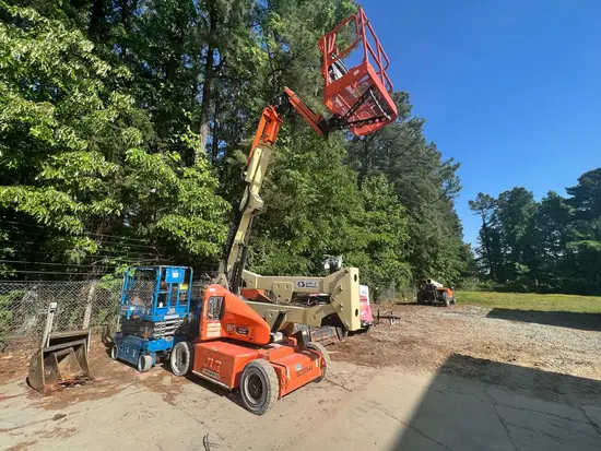 2014 JLG E400AJPN Articulating Boom Lift