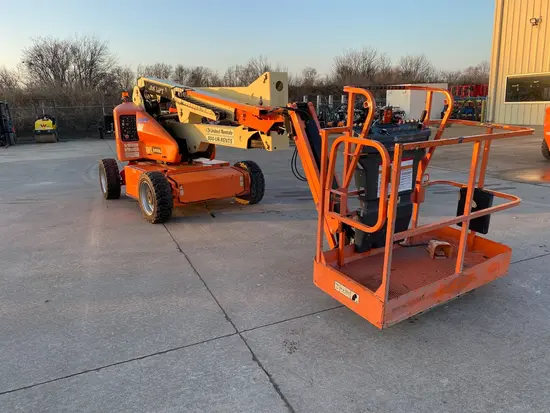 2016 JLG E450AJ Articulating Boom Lift