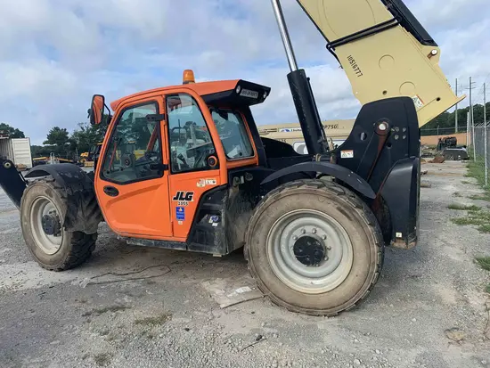2016 JLG 1055 Forklift