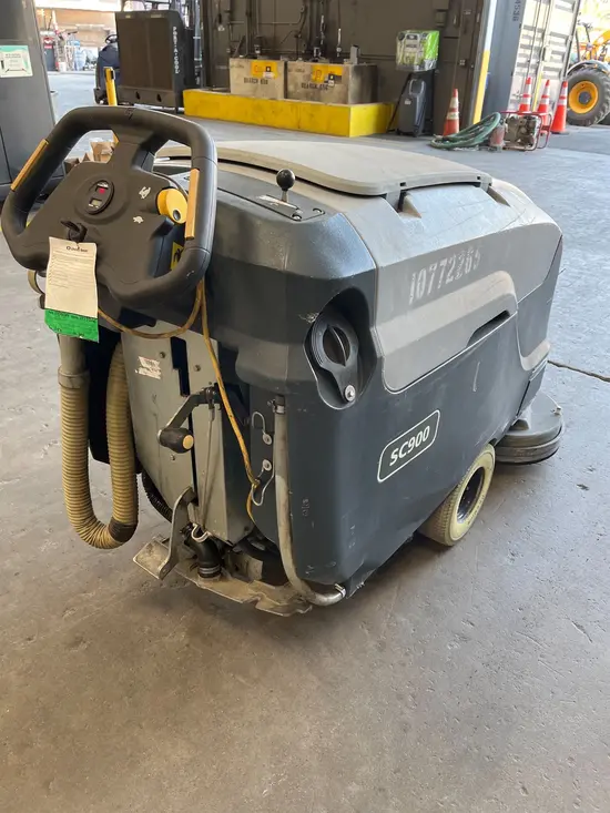 2018 Clarke SC900 34D Scrubber