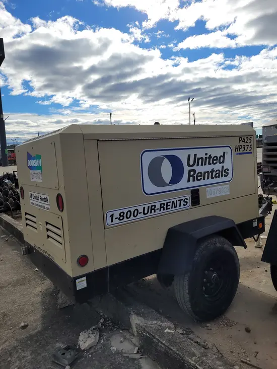 2017 Doosan P425/HP375WCUT4 Air Compressor