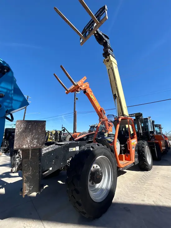2016 JLG 1055 Forklift
