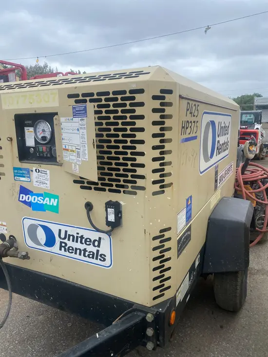 2018 Doosan P425/HP375WCUT4 Air Compressor