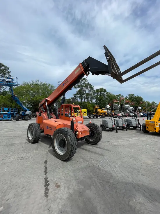 2016 SKYTRAK 6042 Forklift