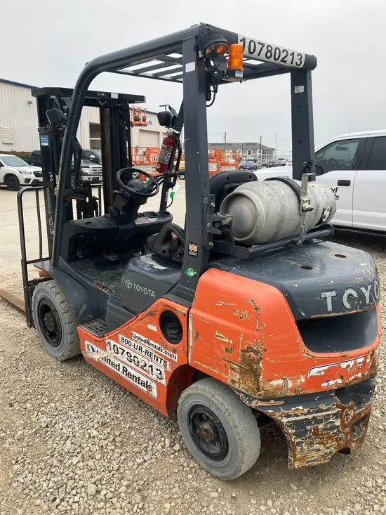 2018 Toyota 8FGU25 Warehouse Forklift