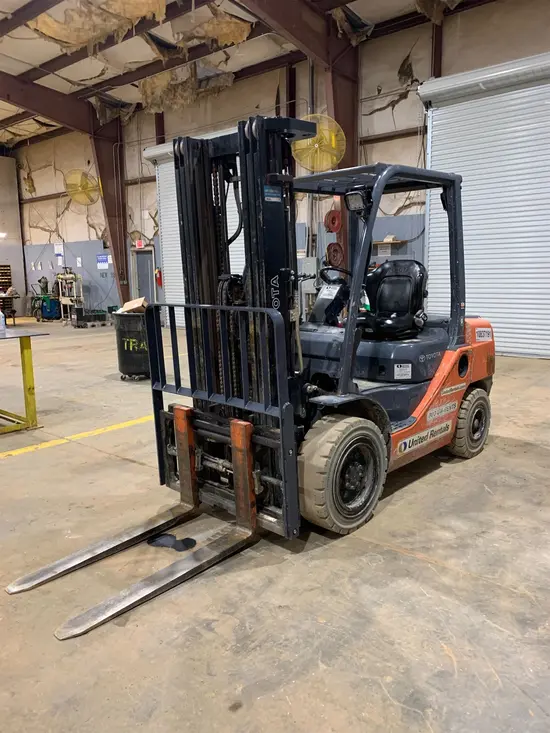 2018 Toyota 8FDU30 Warehouse Forklift