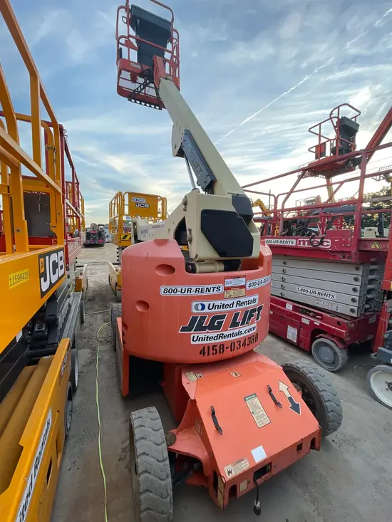 2014 JLG E400AN Articulating Boom Lift