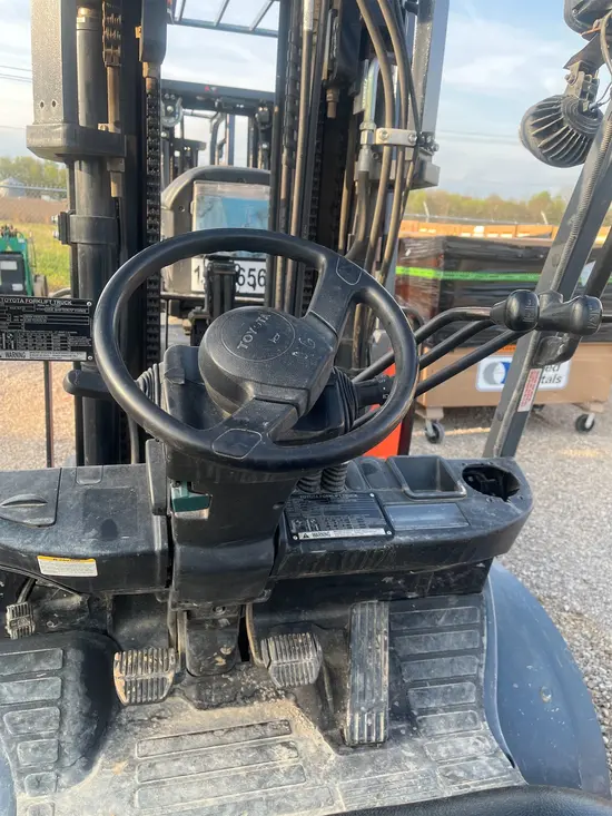 2018 Toyota 8FGU30 Warehouse Forklift