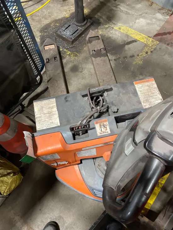 2017 Takeuchi TL8CW Track Loader