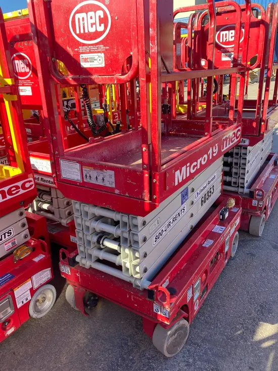 2018 MEC MICRO 19 Scissor Lift