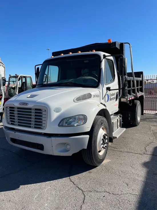 2019 Freightliner M2106HD