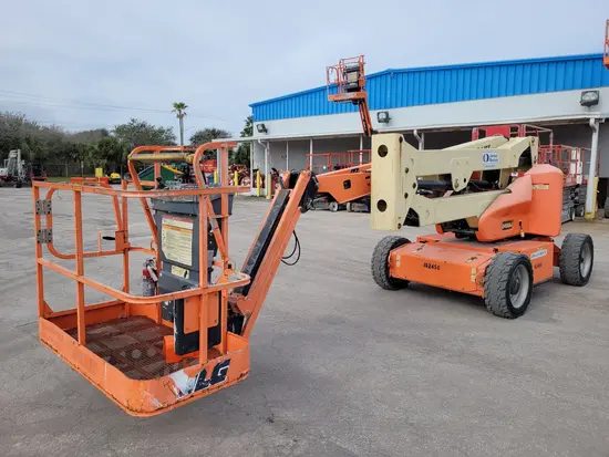 2016 JLG E450AJ Articulating Boom Lift