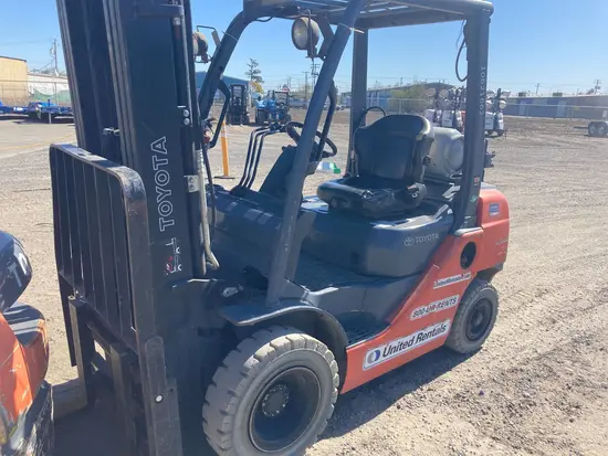 2017 Toyota 8FGU25 Warehouse Forklift