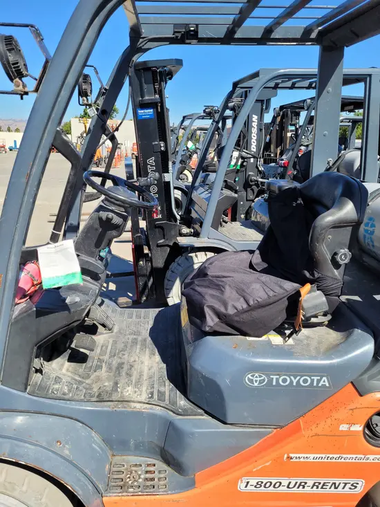 2017 Toyota 8FGU25 Warehouse Forklift