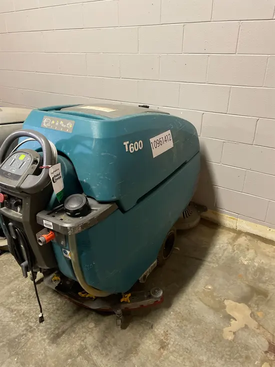 2019 Tennant T600-28 Scrubber
