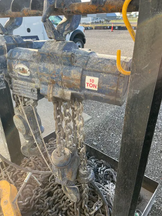 2012 JD NEUHAUS PROFI 10T Hoist