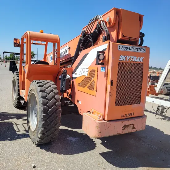 2015 SKYTRAK 10054 Forklift