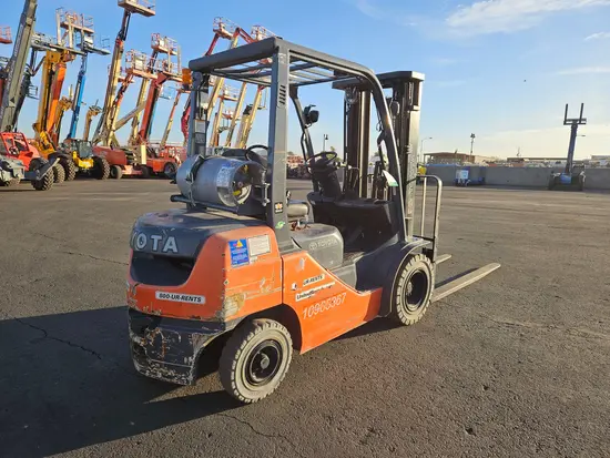 2019 Toyota 8FGU25 Warehouse Forklift