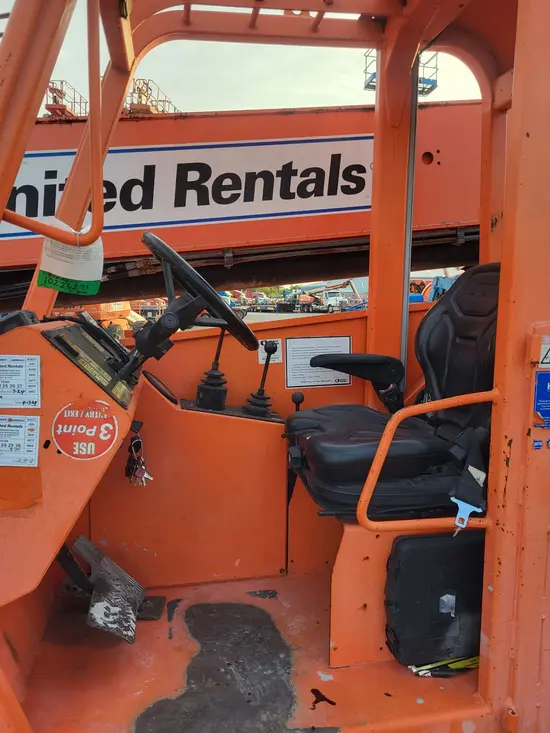 2014 SKYTRAK 8042 Forklift