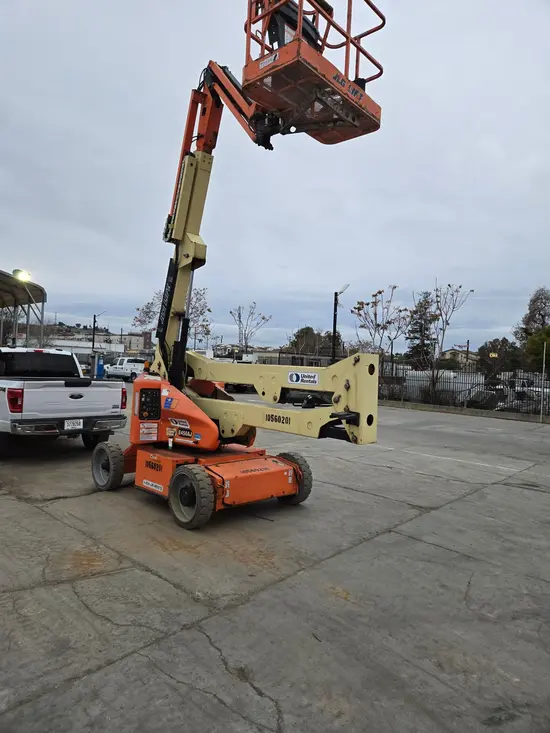 2017 JLG E450AJ Articulating Boom Lift