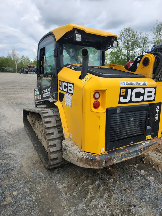 2017 JCB 3TS-8T Track Loader