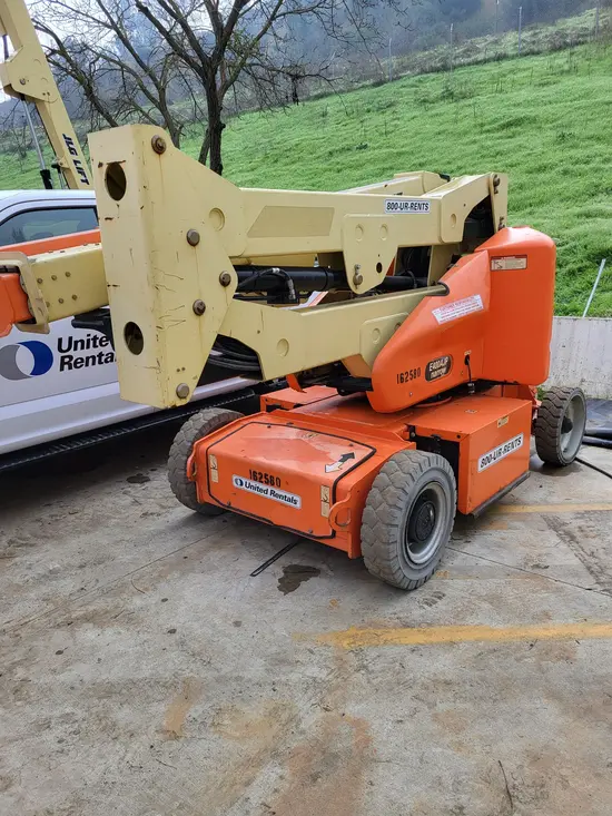 2016 JLG E400AJPN Articulating Boom Lift