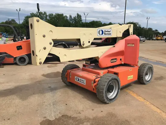 2013 JLG E450AJ Articulating Boom Lift