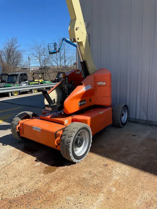 2013 JLG E450AJ Articulating Boom Lift