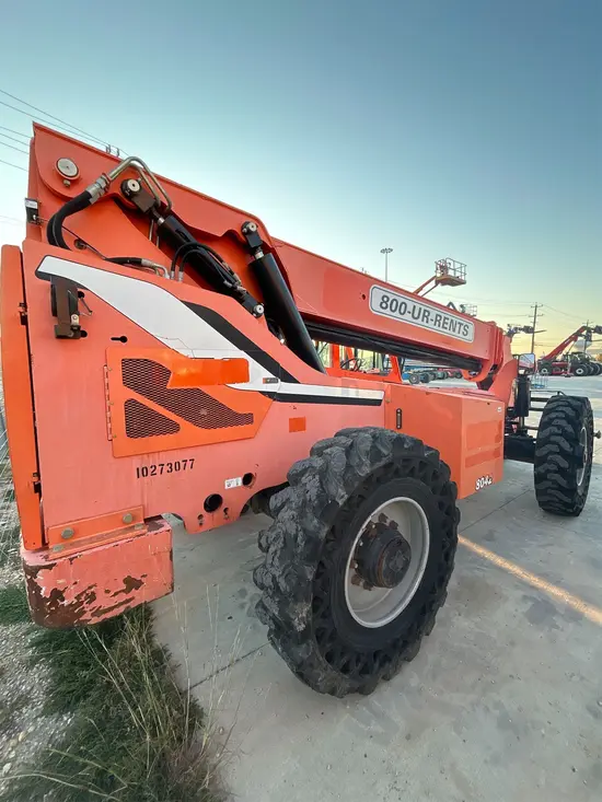 2014 SKYTRAK 8042 Forklift