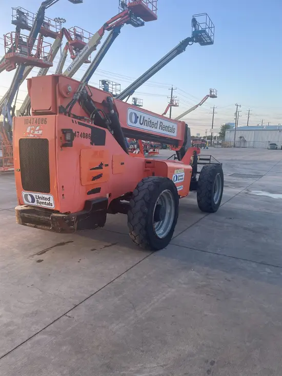 2016 SKYTRAK 8042 Forklift