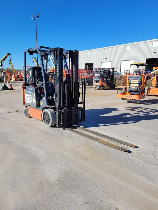 2018 Toyota 8FBCU25 Warehouse Forklift