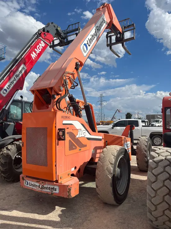 2014 SKYTRAK 6042 Forklift