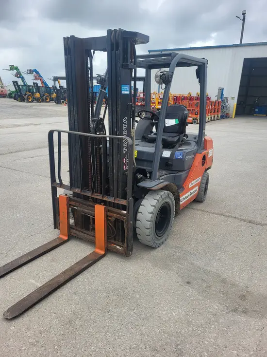 2017 Toyota 8FDU25 Warehouse Forklift