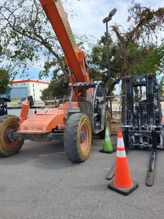 2015 XTREME XR842 Forklift