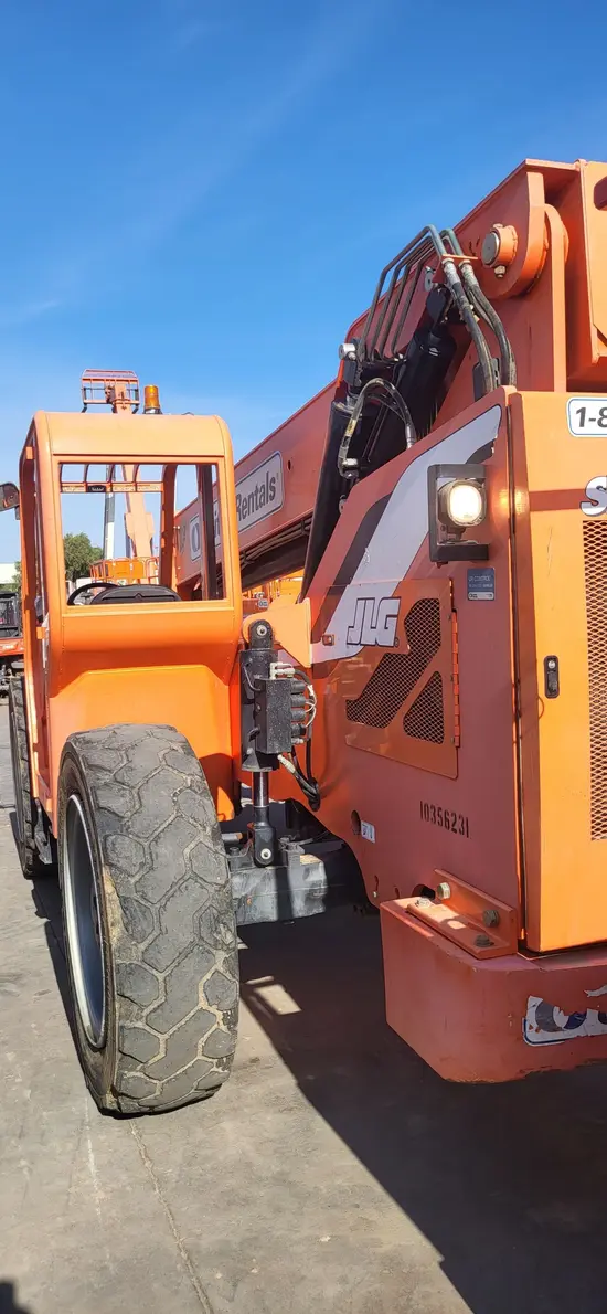2015 SKYTRAK 8042 Forklift