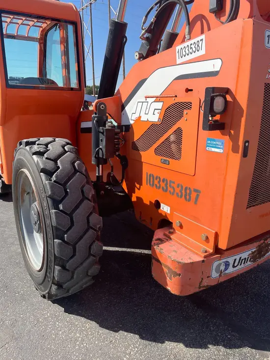 2015 SKYTRAK 6042 Forklift