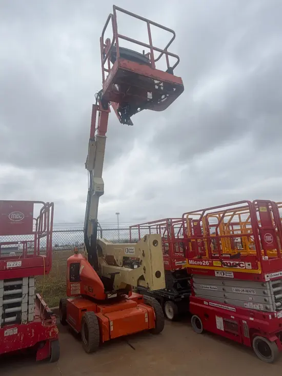 2013 JLG E400AJPN Articulating Boom Lift