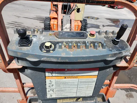 2014 JLG E450AJ Articulating Boom Lift