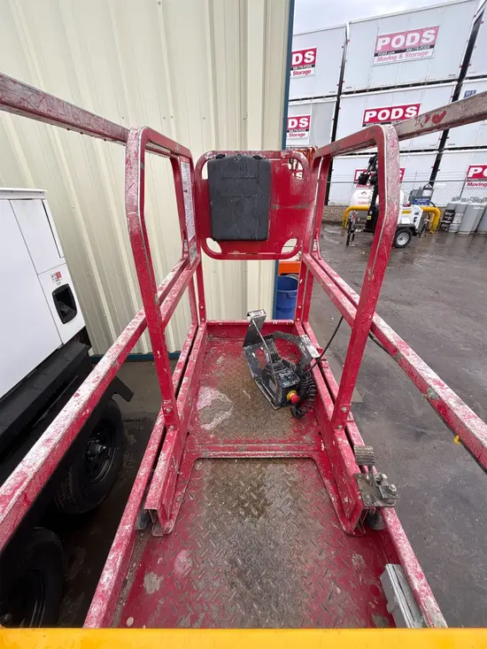 2018 MEC MICRO 19 Scissor Lift
